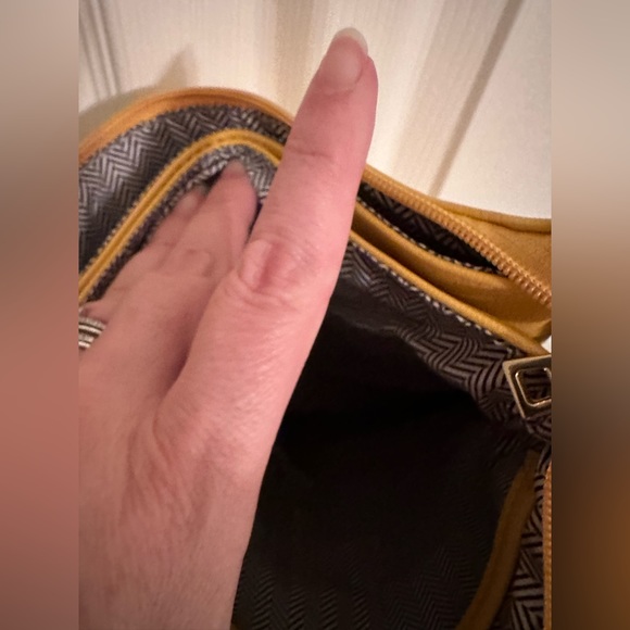 ISABELLE PETA APPROVED VEGAN LEATHER crossbody - Picture 13 of 13